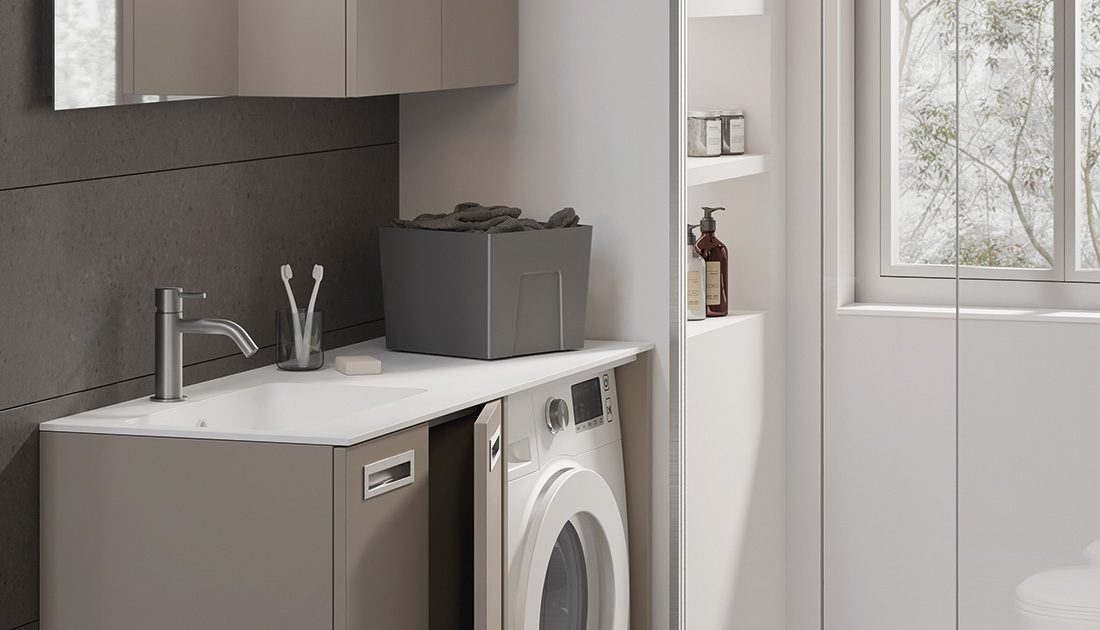 Bagno piccolo con lavanderia